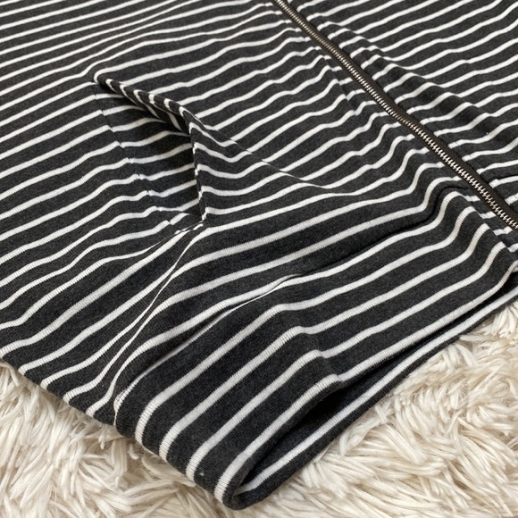 🎉HP🎉 Andreé by Unit Dolman Sleeve Hoodie 💗 Gray & White - Picture 10 of 16